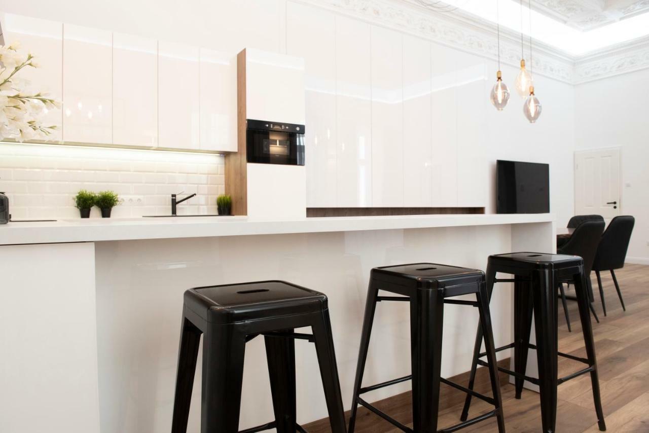 Luxury Apartment By Hi5 - Kalman Imre Suite ブダペスト エクステリア 写真